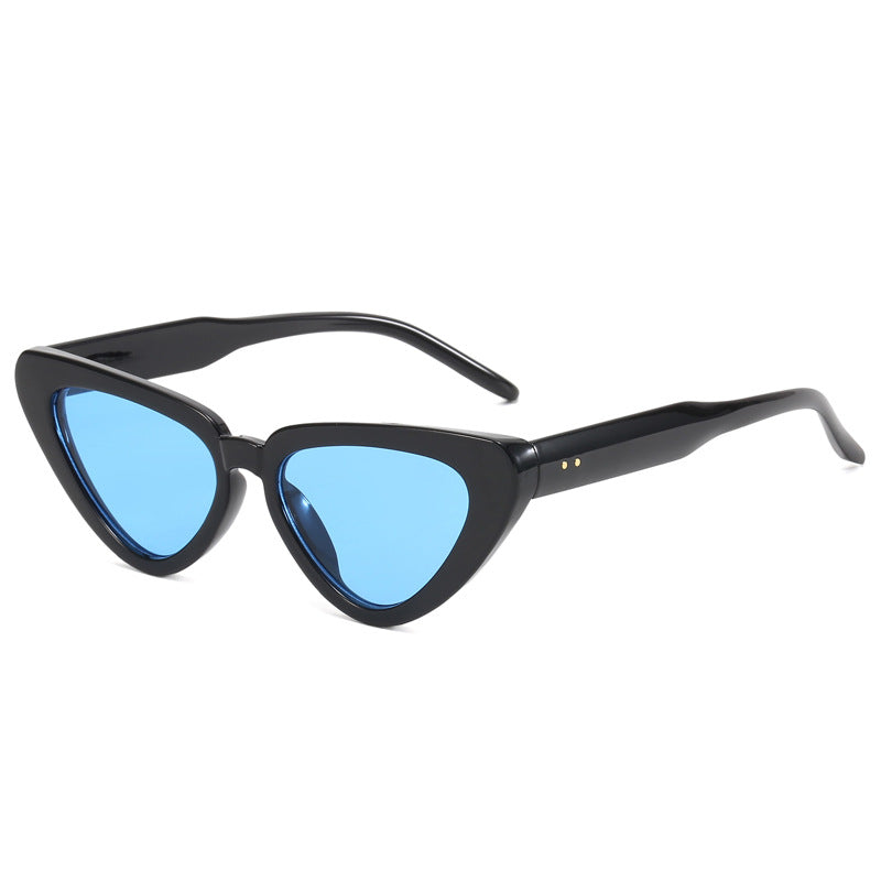 Ladies stylish Cat-Eye sunglasses with striking design Bowlift