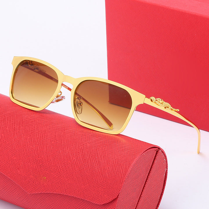 Women's fashionable oversized sunglasses with glamorous design and golden accents Bowlift