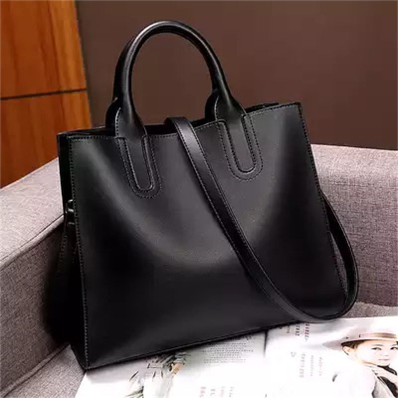 Elegant tote bag with practical inner pockets Bowlift
