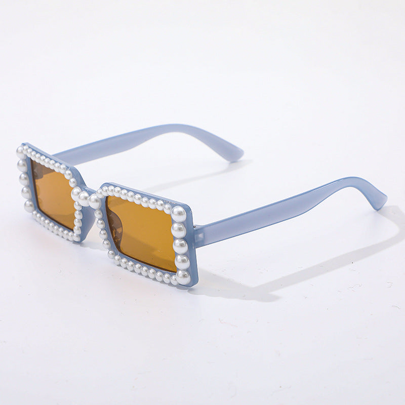 Ladies Stylish Sunglasses with Pearl Decoration Bowlift