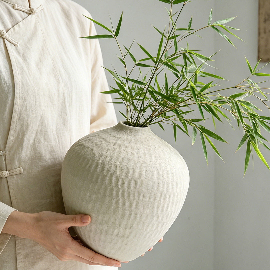 Elegant Ceramic Vase Bowlift