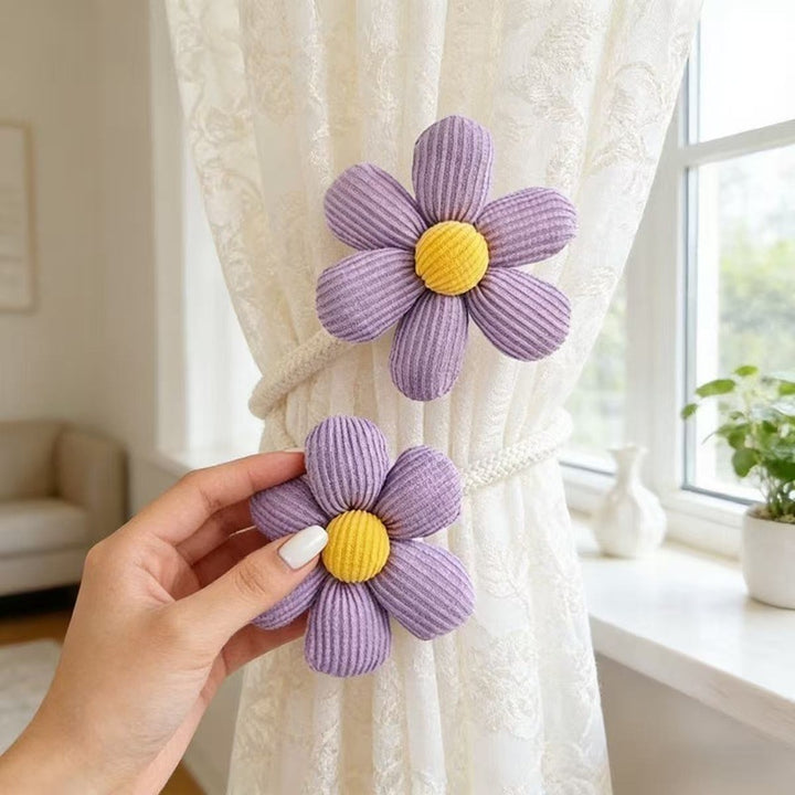 Decorative curtain holder Bowlift