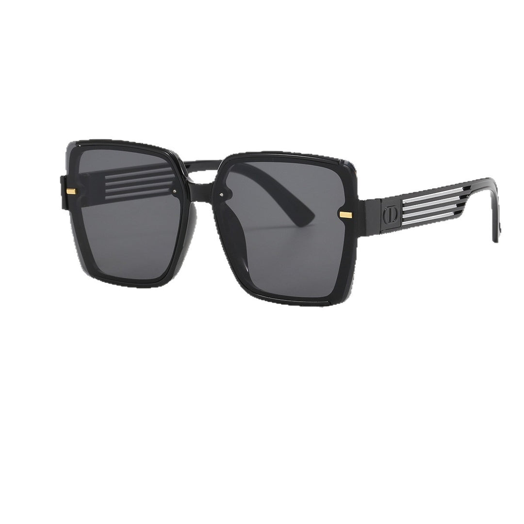 Women's trendy square sunglasses with UV protection and stylish frame Bowlift