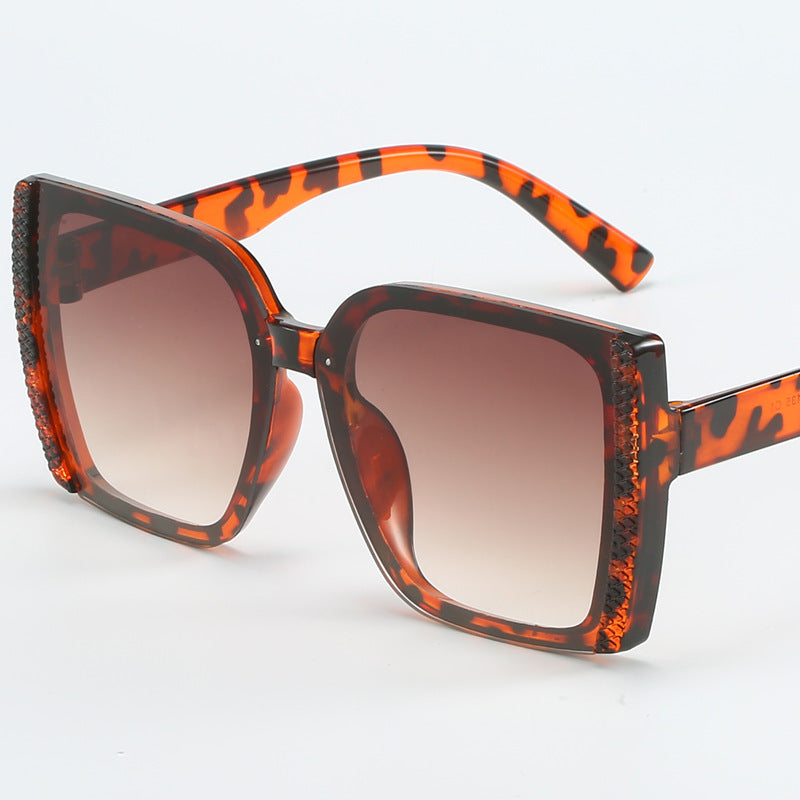 Women oversized designer sunglasses in modern woven design Bowlift