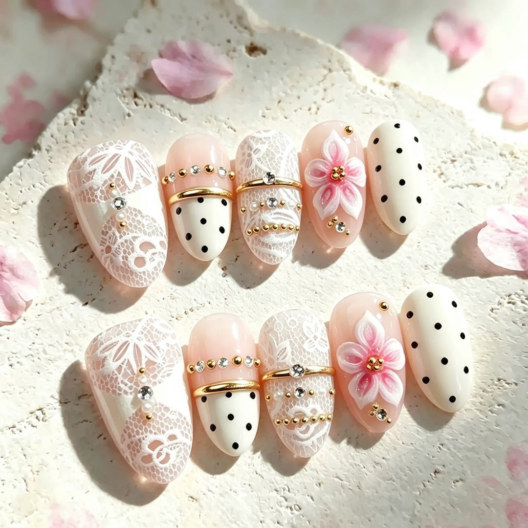 Elegant Lace Press-On Nail Set Bowlift