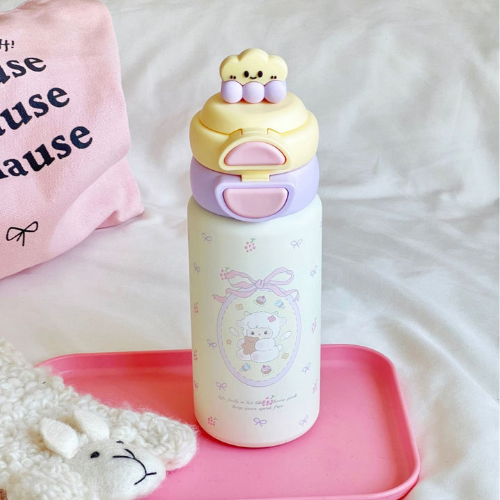 Women's water bottle with innovative lid Bowlift