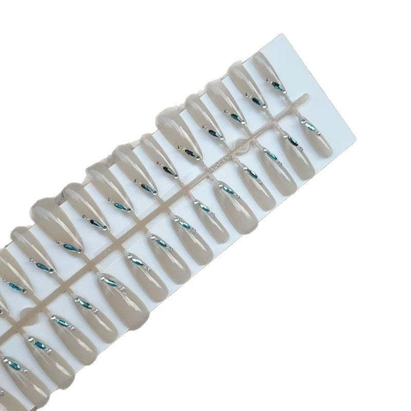 Artificial nails with glitter accents and elegant shapes Bowlift