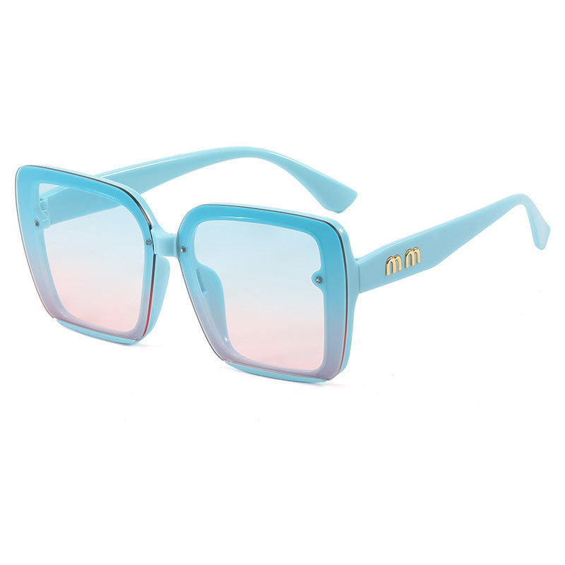 Women fashionable square sunglasses with comfortable design Bowlift