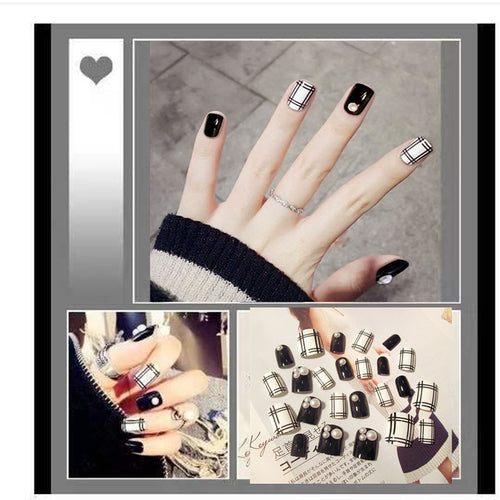 Artificial nails in modern check pattern Bowlift