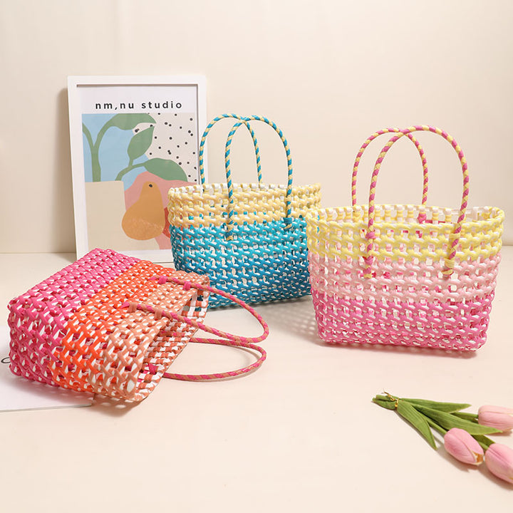 Handcrafted straw bag with colorful gradient Bowlift