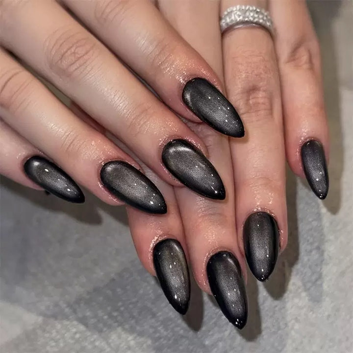 Nail art set with elegant pointed design and high-gloss finish Bowlift