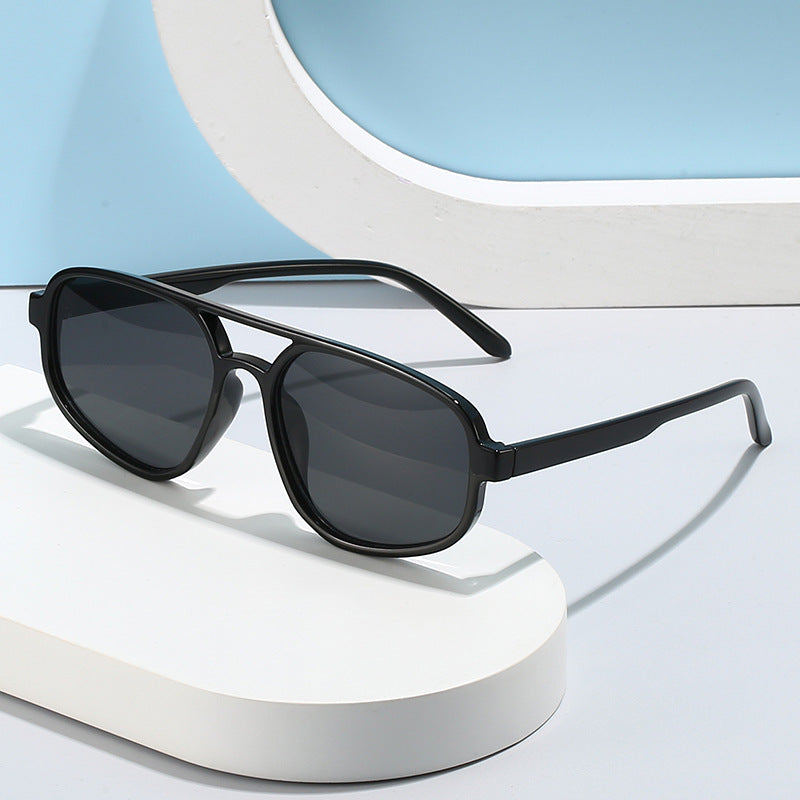 Women's fashionable sunglasses with wide frame and UV protection Bowlift