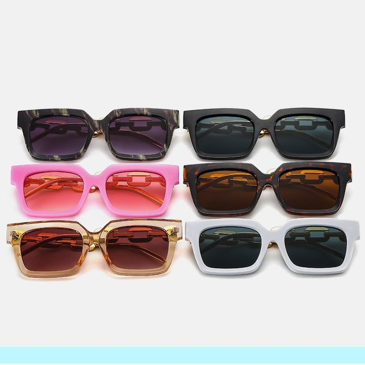 Women’s fashionable square sunglasses with luxurious chain details Bowlift