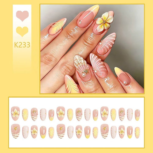 Artificial nails in luxurious flower and gold design Bowlift