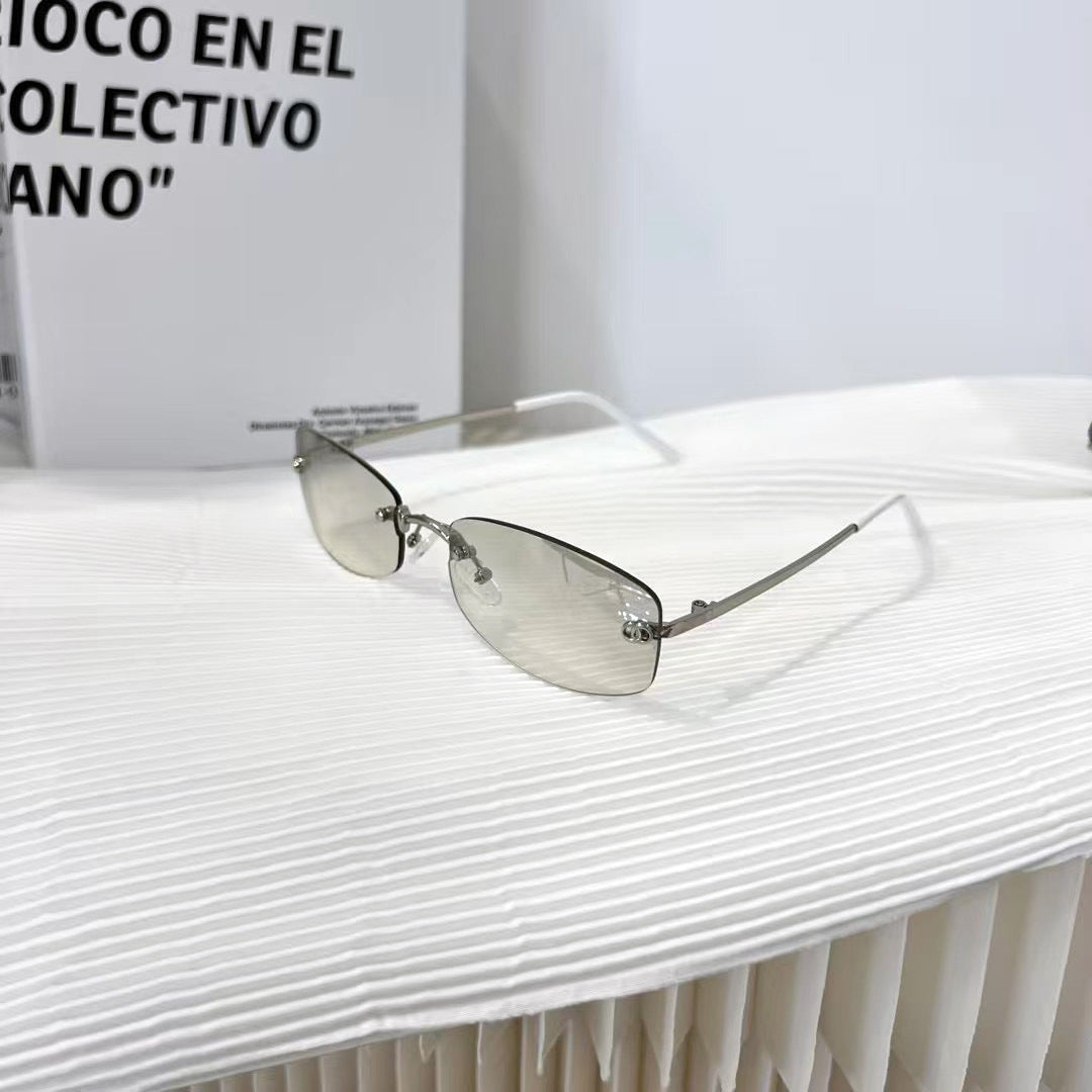 Elegant Premium Sunglasses with Sleek Metal Frame Bowlift