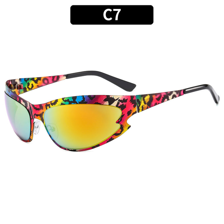 Vibrant Cat-Eye Sunglasses Fashionable Style
