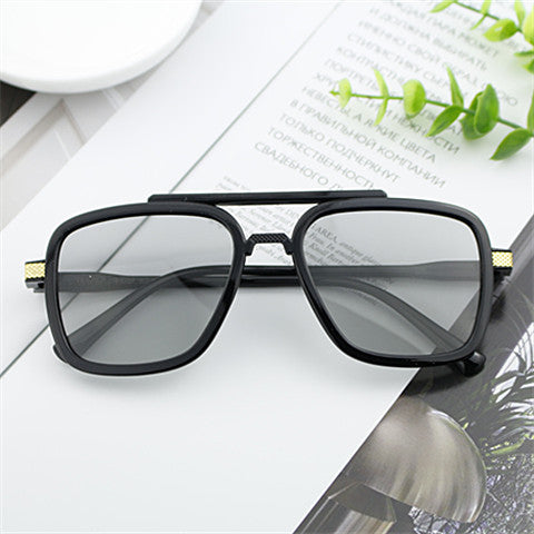 Ladies modern sunglasses with square frame Bowlift