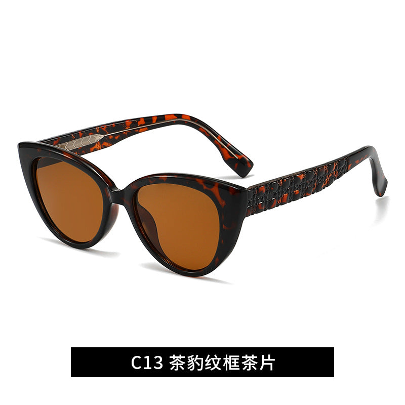 Women's Cat-Eye Sunglasses with Decorative Bridge Bowlift