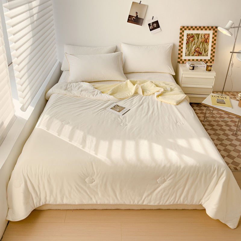 Women's high-quality duvet with a velvety surface and elegant quilting Bowlift