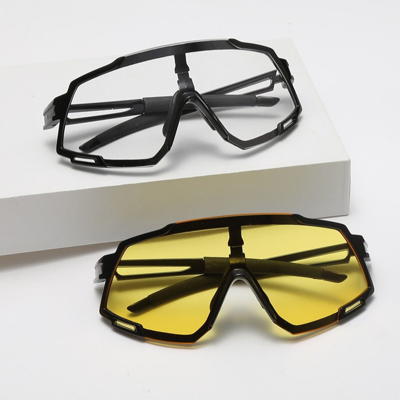 Men's sporty outdoor sunglasses with a sturdy frame and polarized lenses Bowlift
