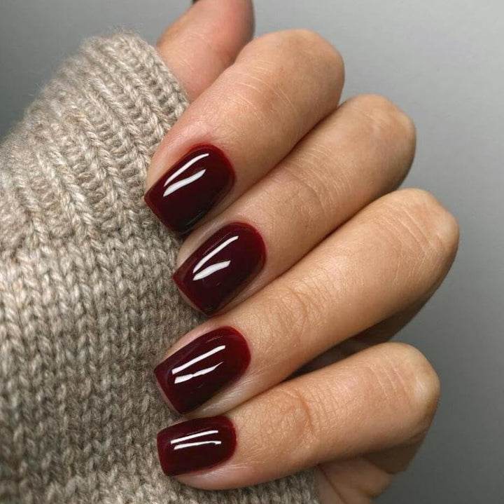 Glossy Press-On Nail Set with Elegant Shape Bowlift