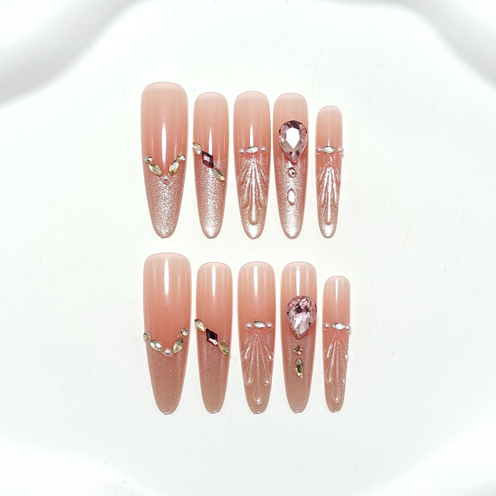 Elegantly designed artificial nails Bowlift