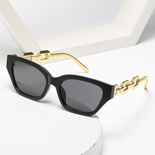 Luxe Fashion Cat Eye Sunglasses with Statement Chain Bowlift