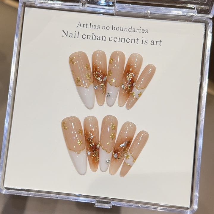 Artificial nails with noble accents Bowlift