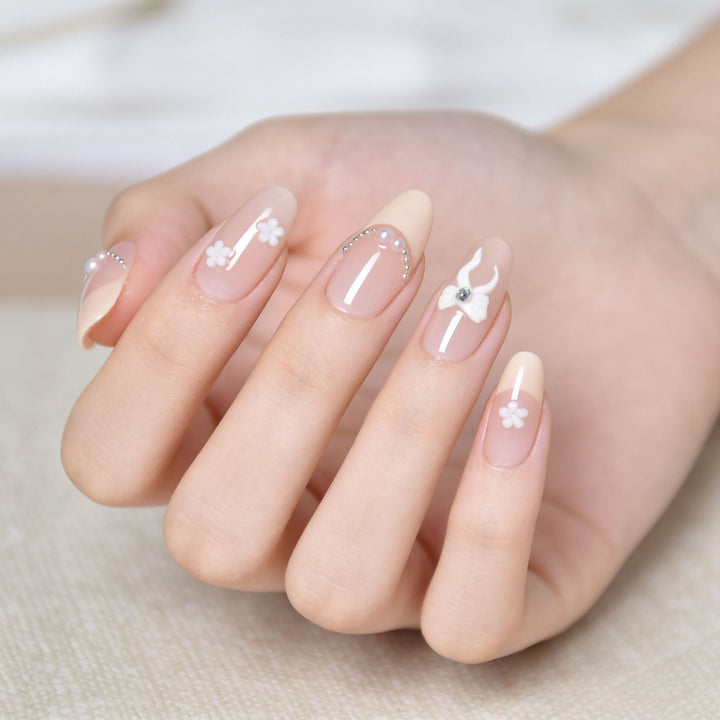 Elegant Floral Press-On Nail Art Bowlift