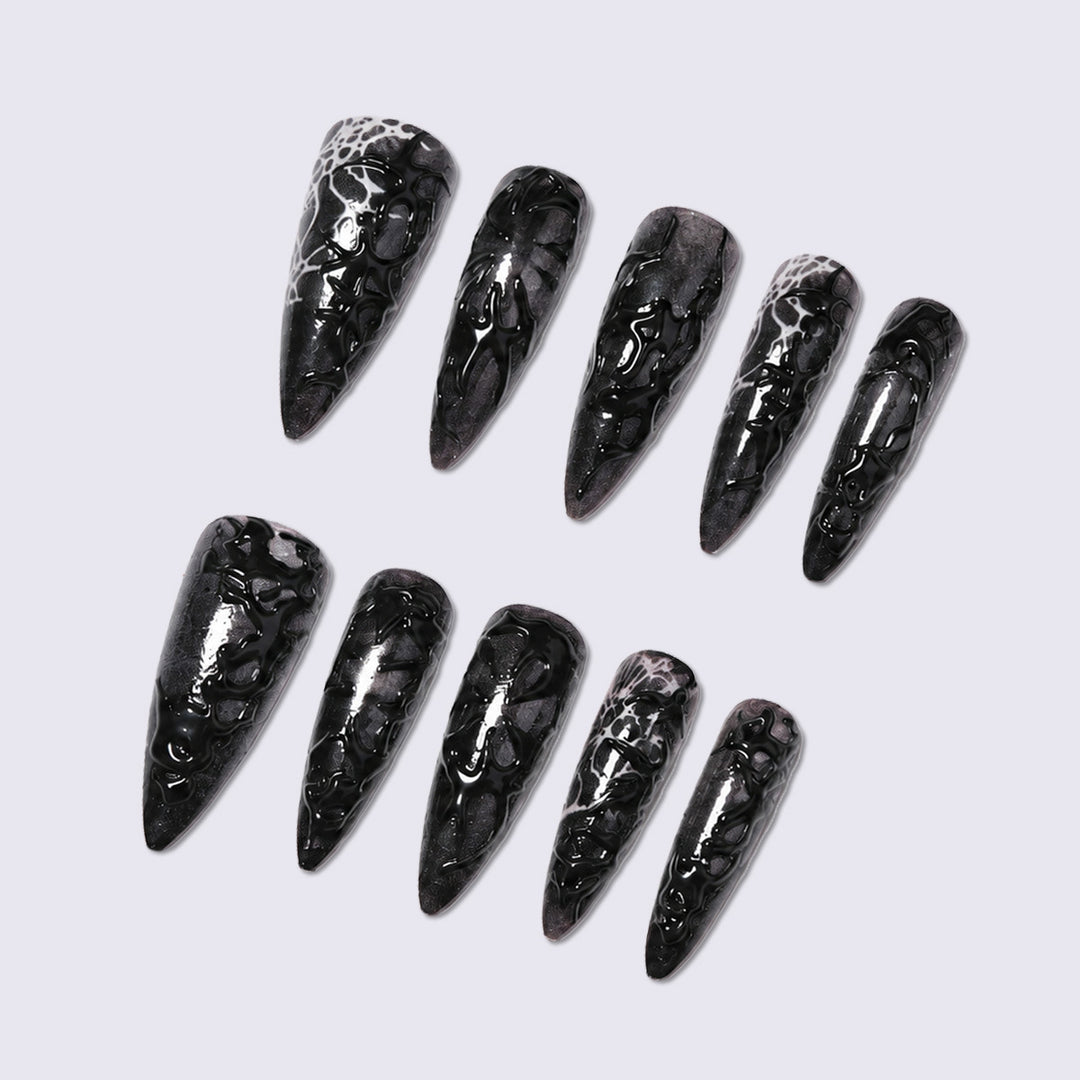 Nail art set with glamorous Gothic design Bowlift
