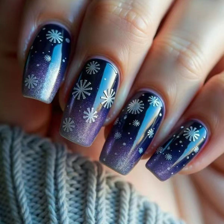 Winter-Themed Gradient Ombre Nail Art Bowlift