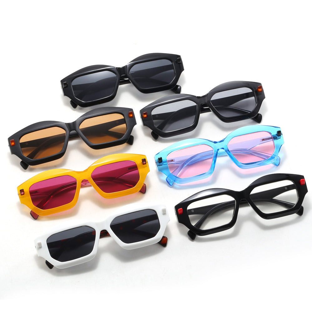 Women's Modernist Sunglasses with Eye-Catching Frame Bowlift