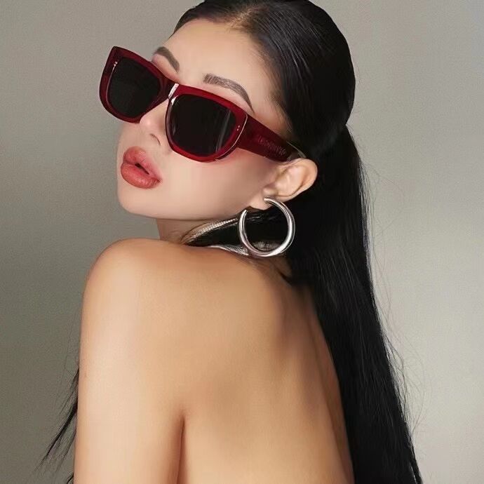 Women's trendy sunglasses in innovative Cat-Eye design Bowlift