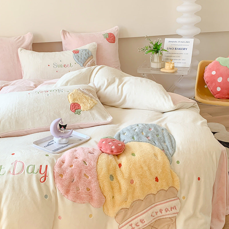 playful bedding set with 3D plush appliqués and cuddly pillow
