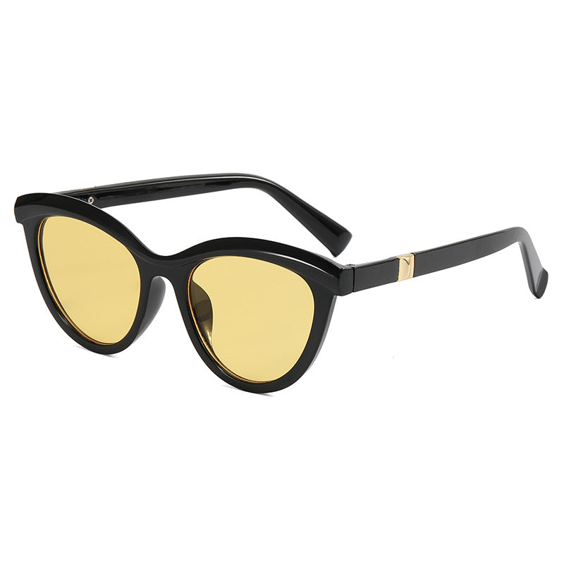 Ladies elegant Cat-Eye sunglasses with stylish metal frame Bowlift