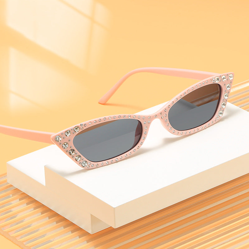 Women's extravagant Cat-Eye sunglasses with crystal embellishments Bowlift