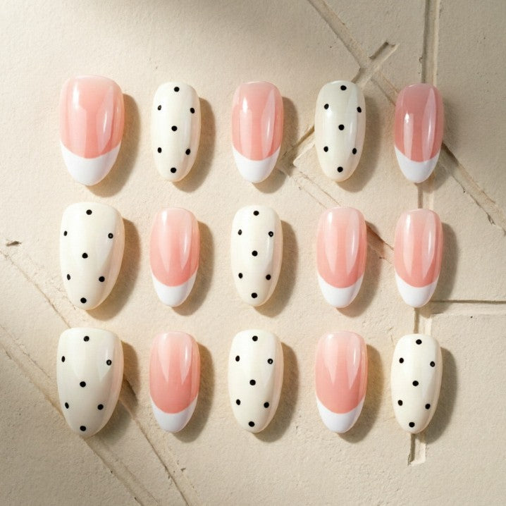 Artificial nails with Polka Dots Bowlift