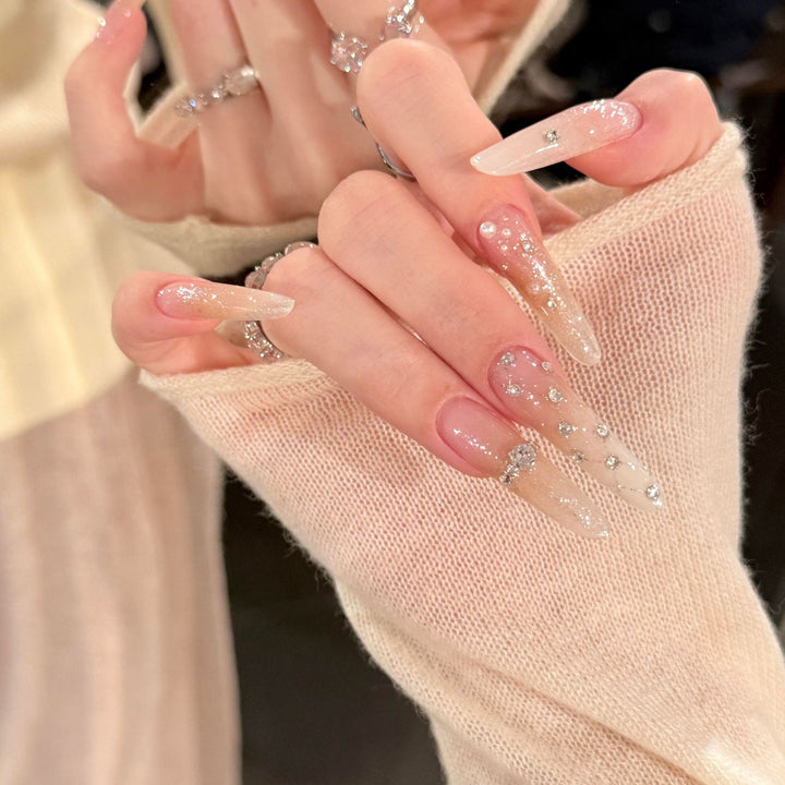 Artificial nails with elegant ombre effect Bowlift