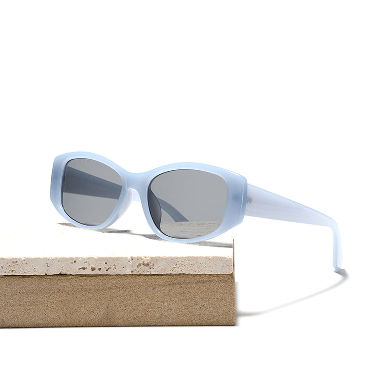 Ladies fashionable cat eye sunglasses with holographic design Bowlift