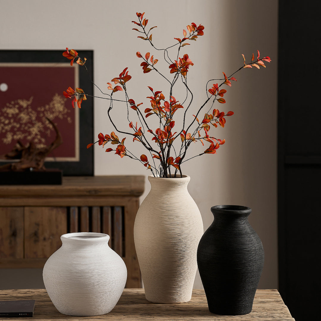 Elegant ceramic vase with textured design Bowlift