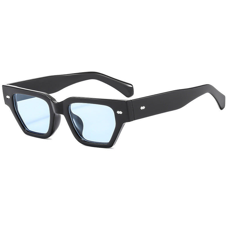 Women’s sunglasses in modern, geometric design with glare-free lenses Bowlift