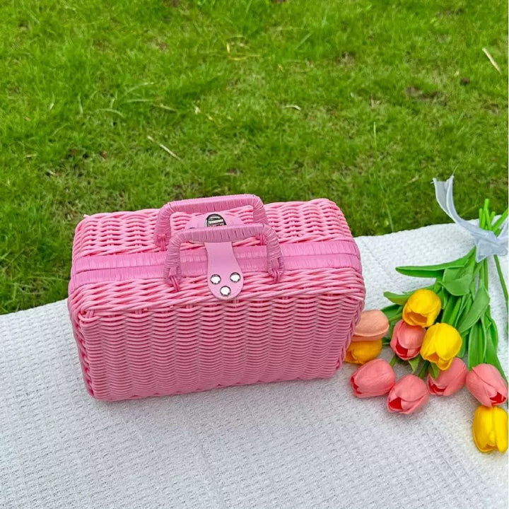 Ladies stylish and practical rattan cosmetic box Bowlift