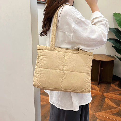 Elegant Padded Shoulder Bag Bowlift