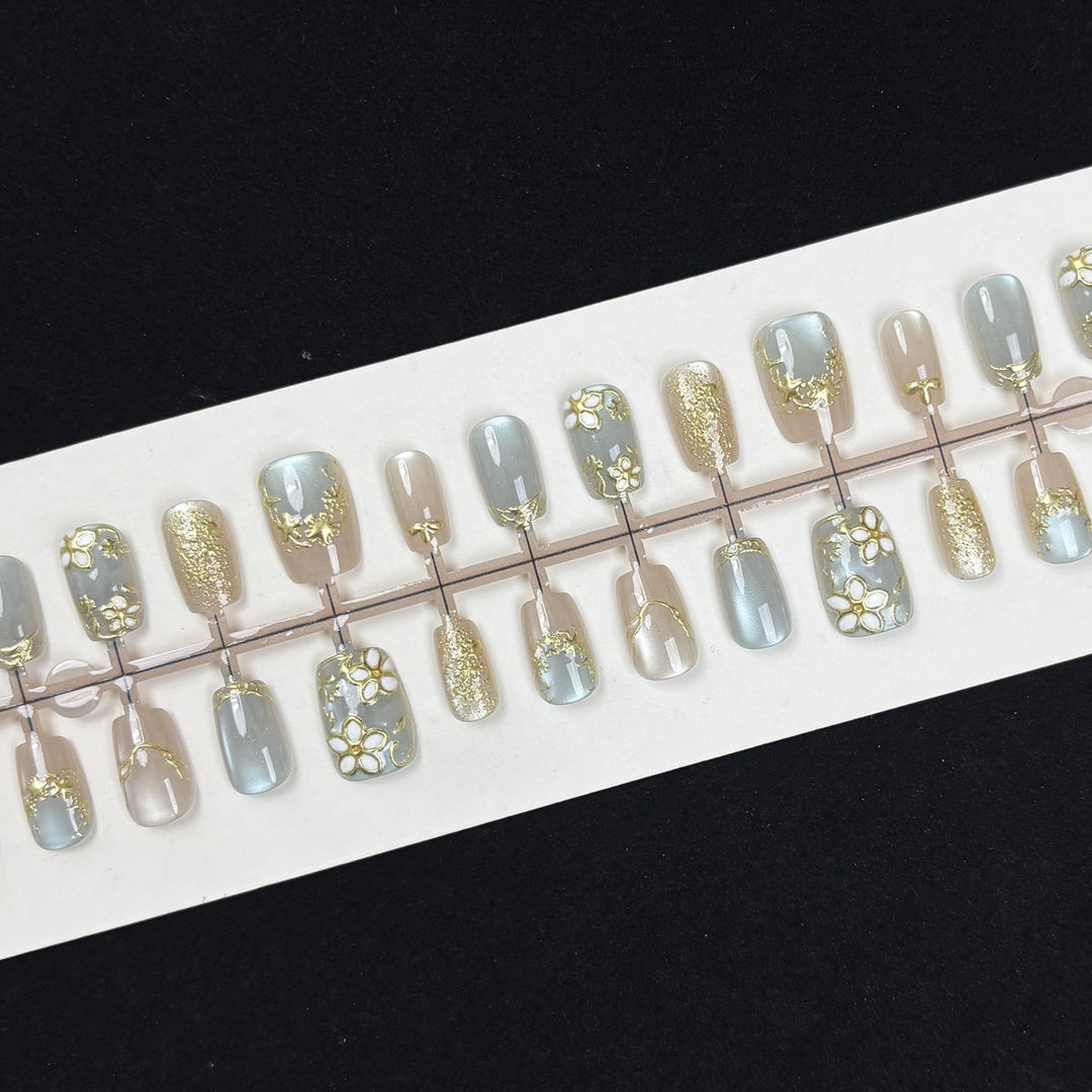 Floral-Themed Press-On Nail Kit Bowlift