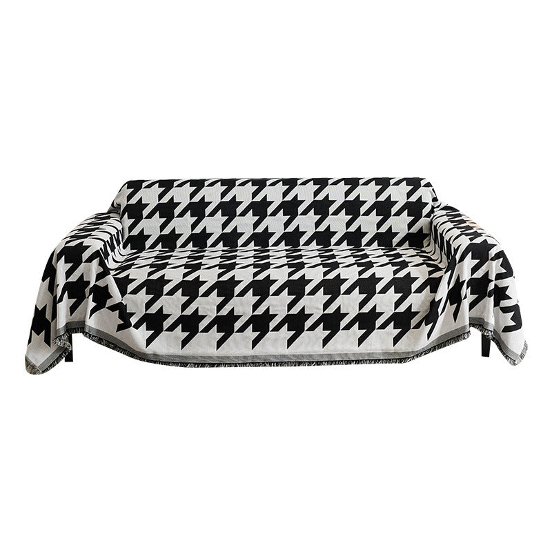 Cozy Houndstooth Throw Blanket