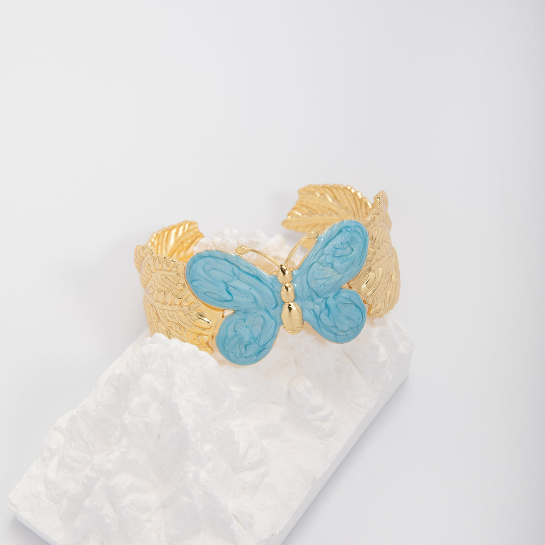 Artistic Cuff Bracelet Bowlift
