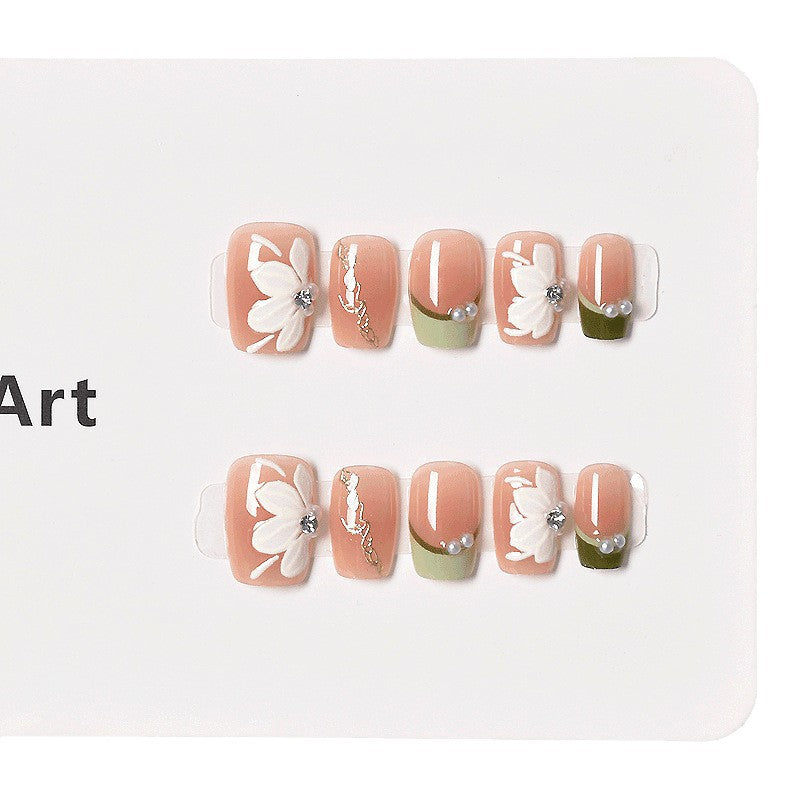 Floral-Inspired Press-On Nail Set Bowlift