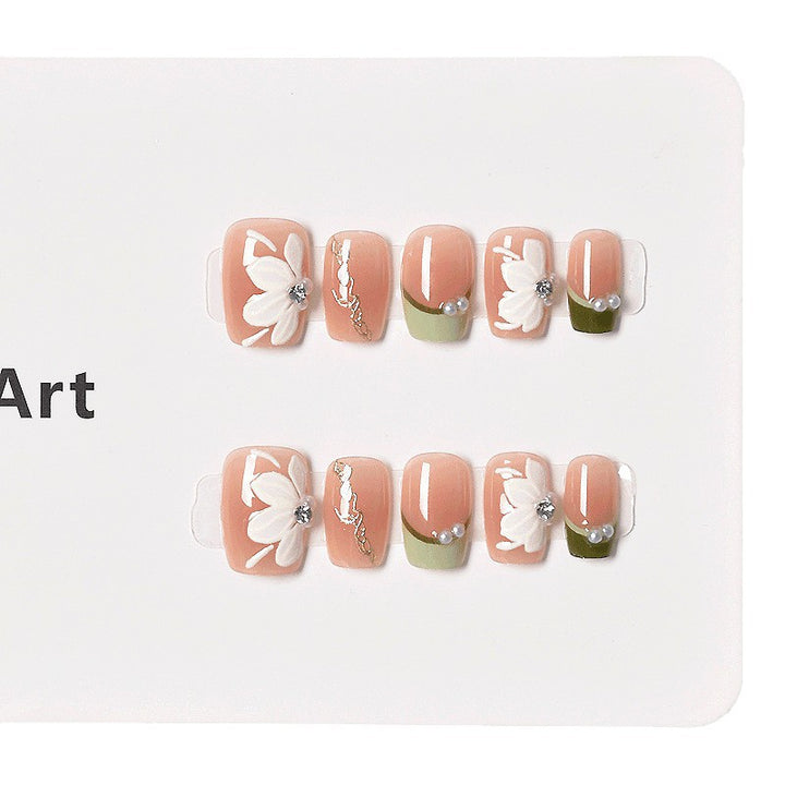 Floral-Inspired Press-On Nail Set Bowlift