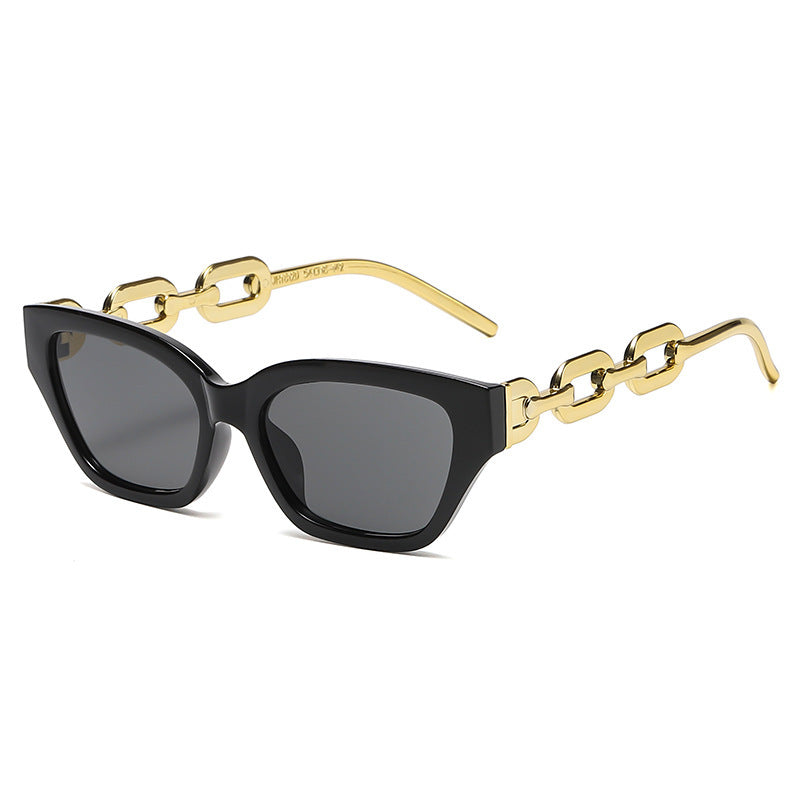 Luxe Fashion Cat Eye Sunglasses with Statement Chain Bowlift