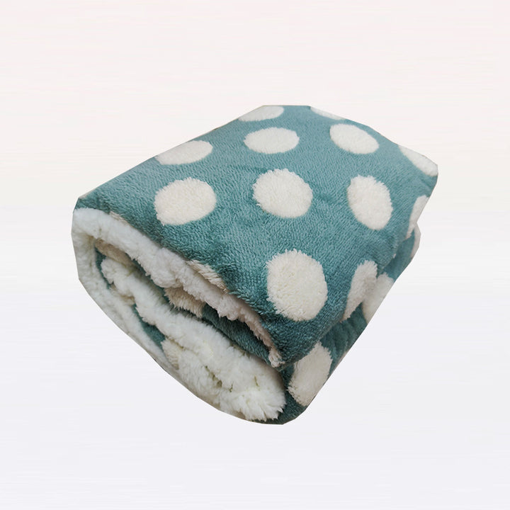 Ladies cuddle blanket with unique houndstooth pattern Bowlift